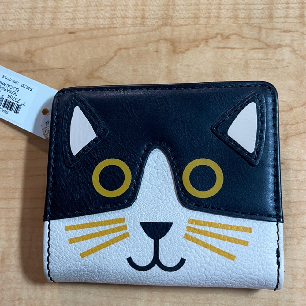 NWT Fossil wallet.